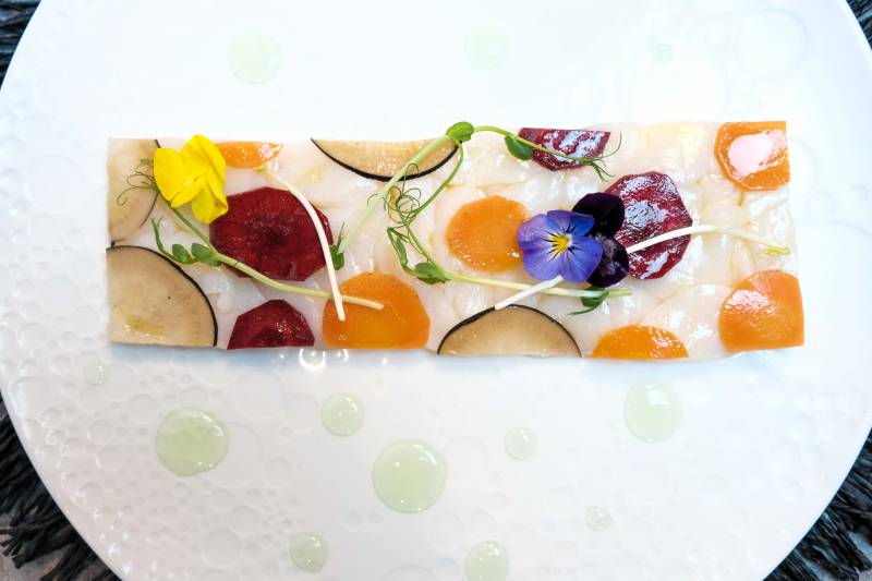 Carpaccio de Saint Jacque et Yuzu, Pickles de légumes.